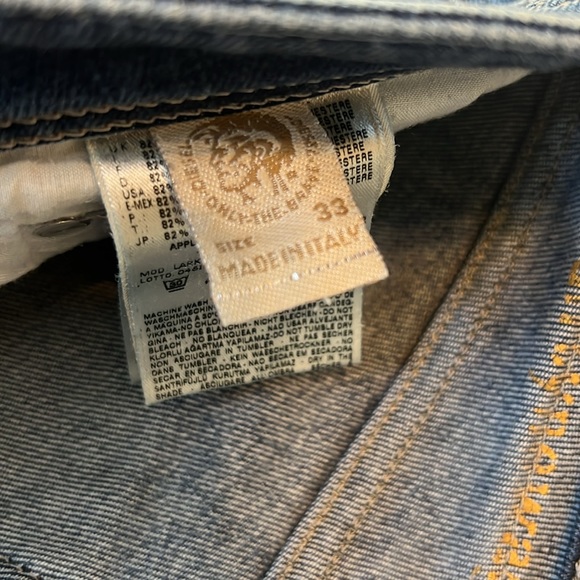 Diesel Larkee Regular Straight 0880R Jeans - distressed style - Picture 10 of 11